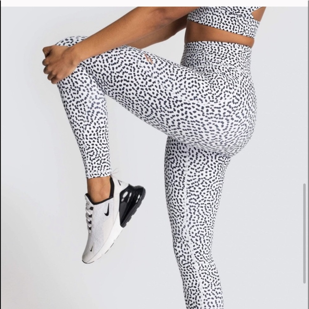 ❤️... DOYOUEVEN Leggings